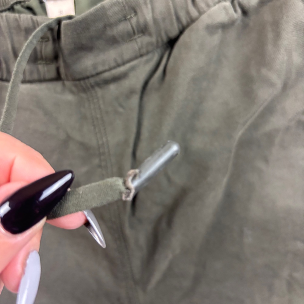 LULULEMON Women’s Essential Affinity Mid-Rise Joggers Dark Olive Green size: 8 - Picture 11 of 11